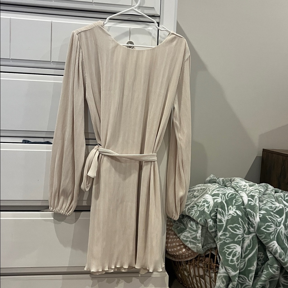 Abercrombie & Fitch Cream Pleated Dress